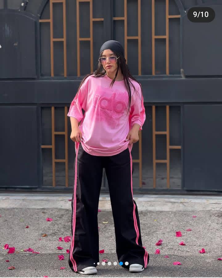 Ensemble t-shirt et pantalon chic look élégant et confortable